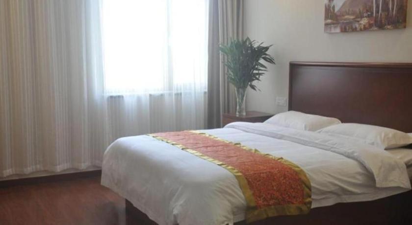 Greentree Inn Linyi Feixian Jianshe Road Express Hotel Ngoại thất bức ảnh